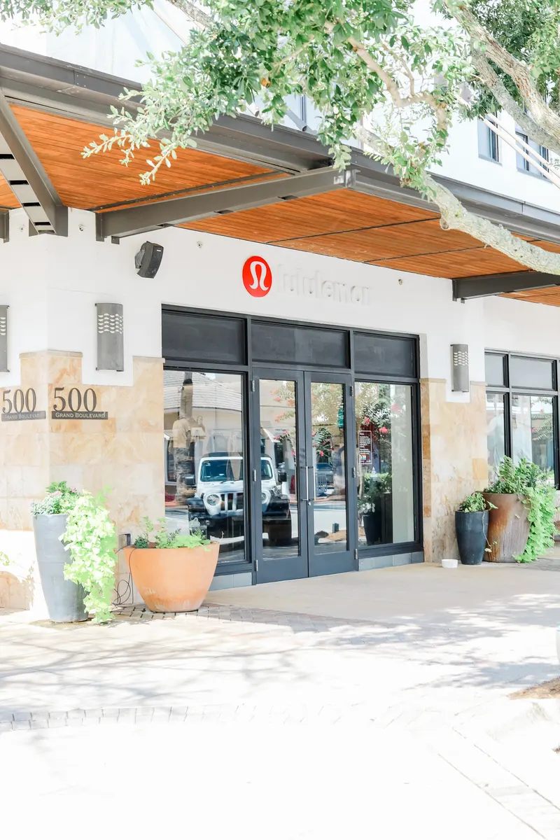 Lululemon Grand Boulevard